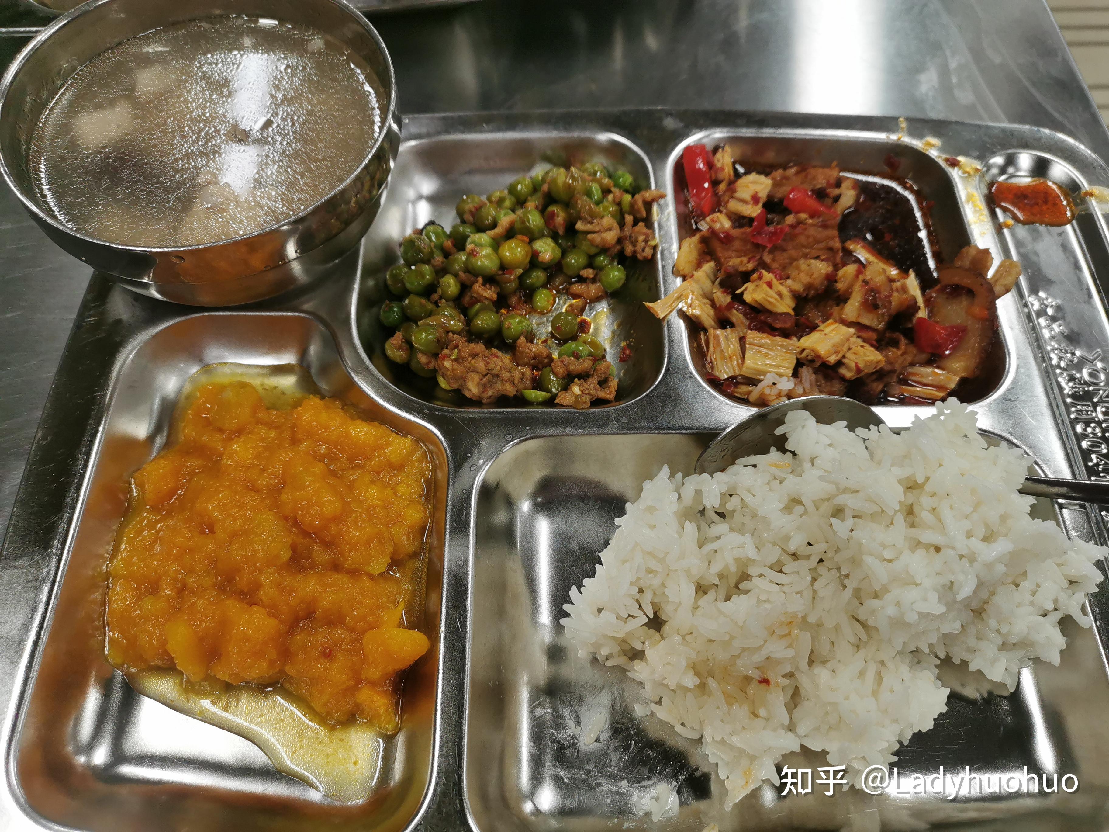 云南一小学师生三餐都吃自己种的(云南小学生营养餐每日补助是多少元) 云南一小学师生三餐都吃自己种的(云南小学生营养餐每日补助是多少元)