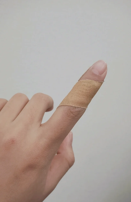 手被刀割伤的图片(手被刀割的图片 流血)