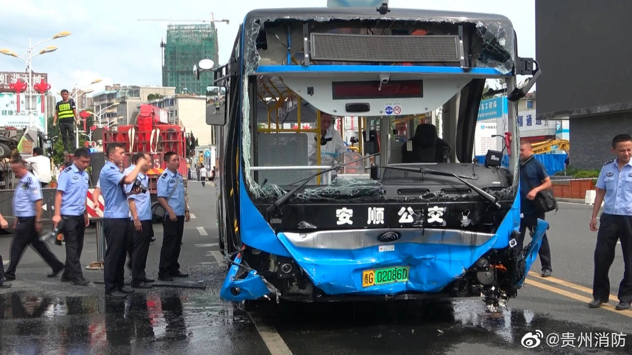 公交车事故(大连712公交车事故) 公交车事故(大连712公交车事故)