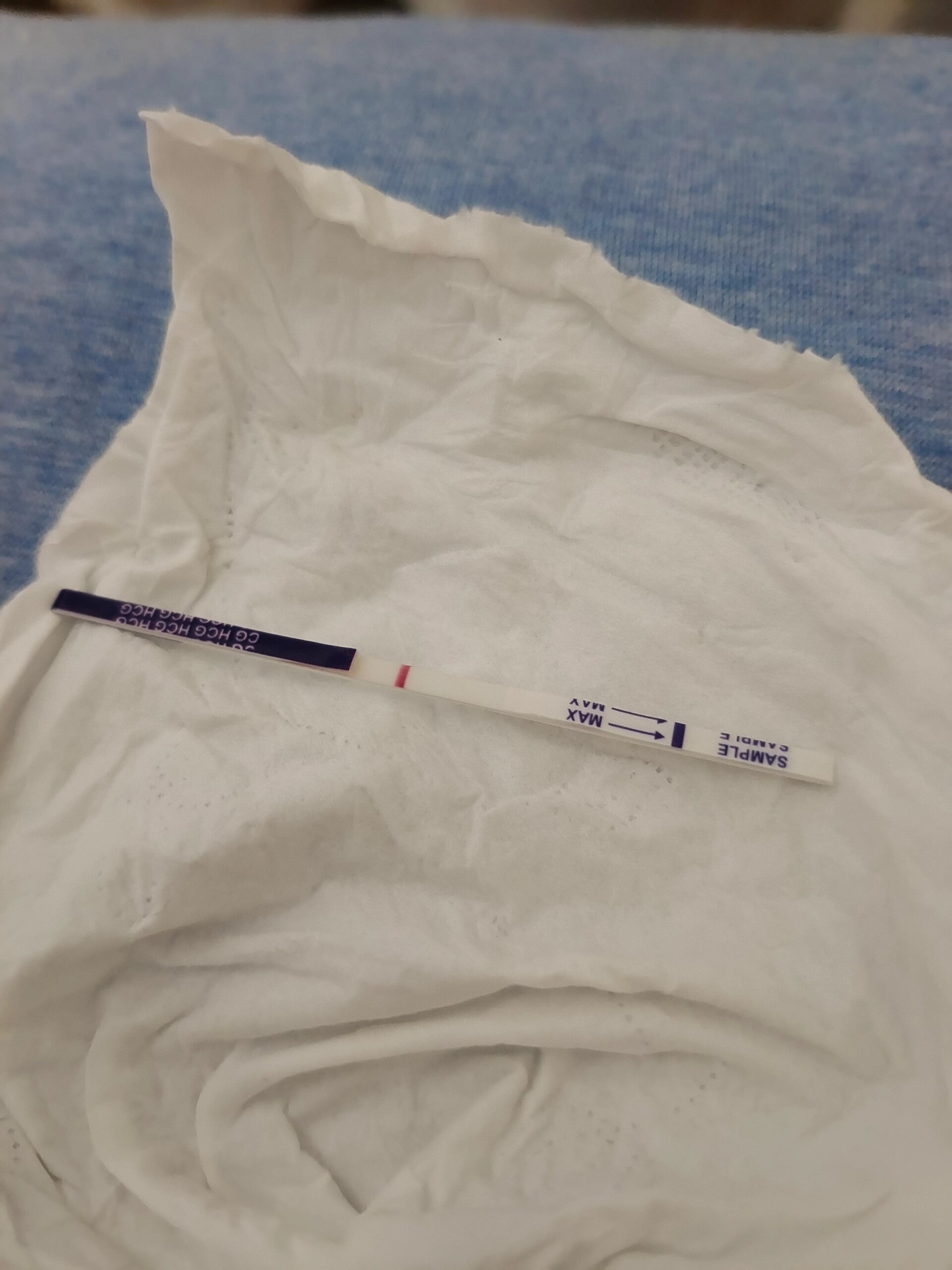 刚着床的排卵试纸图片(刚着床排卵试纸能测出来怀孕) 刚着床的排卵试纸图片(刚着床排卵试纸能测出来怀孕)